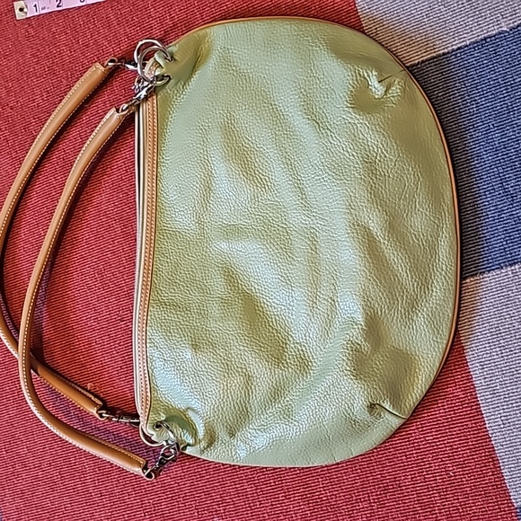 STUNNING MAXX NEW YORK PASTEL GREEN LEATHER HOBO SHOULDER BAG - Picture 8 of 11
